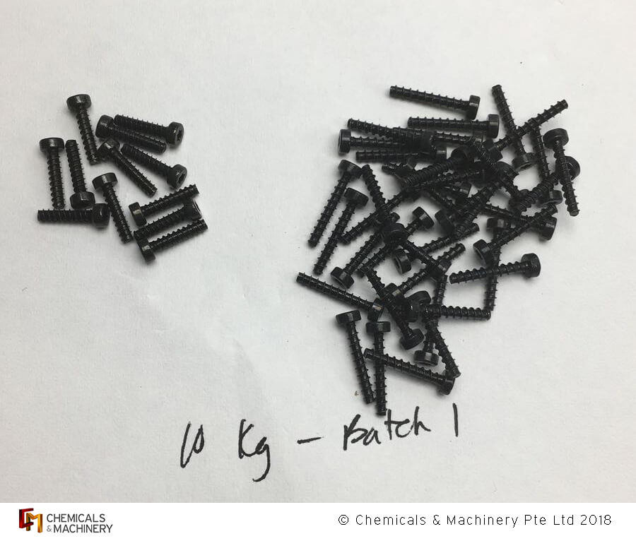 Comparison between two samples of screws - one with our plating chemistries (R) and the other with our competitor's
